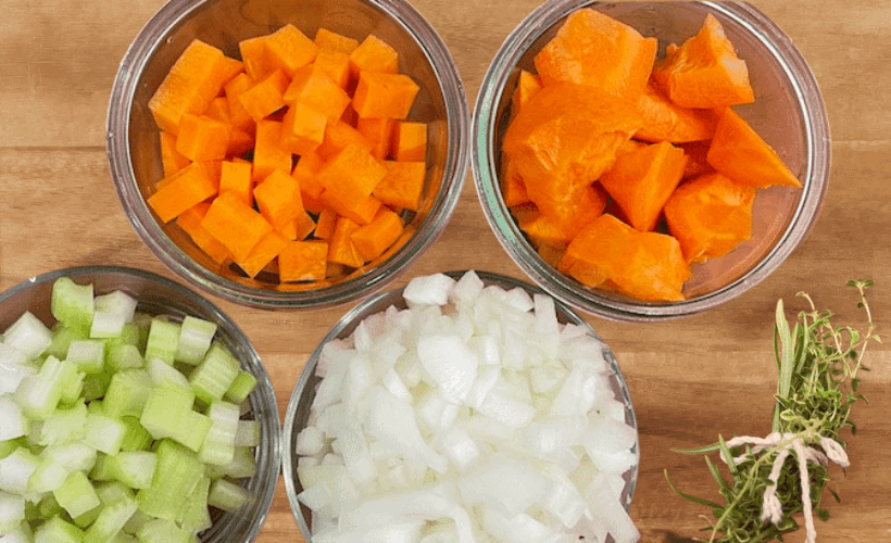 紅酒燉牛肉備料圖