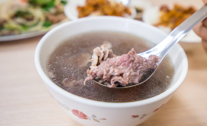 牛肉湯怎麼做？10 道牛肉湯食譜，從部位到火候一次教會你