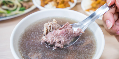 牛肉湯怎麼做？10 道牛肉湯食譜，從部位到火候一次教會你